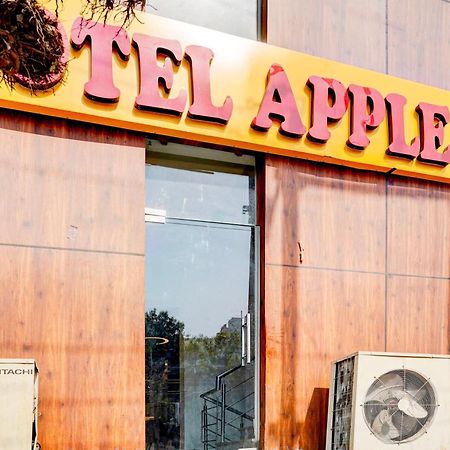 Hotel Collection O Apple Tree Noida Esterno foto