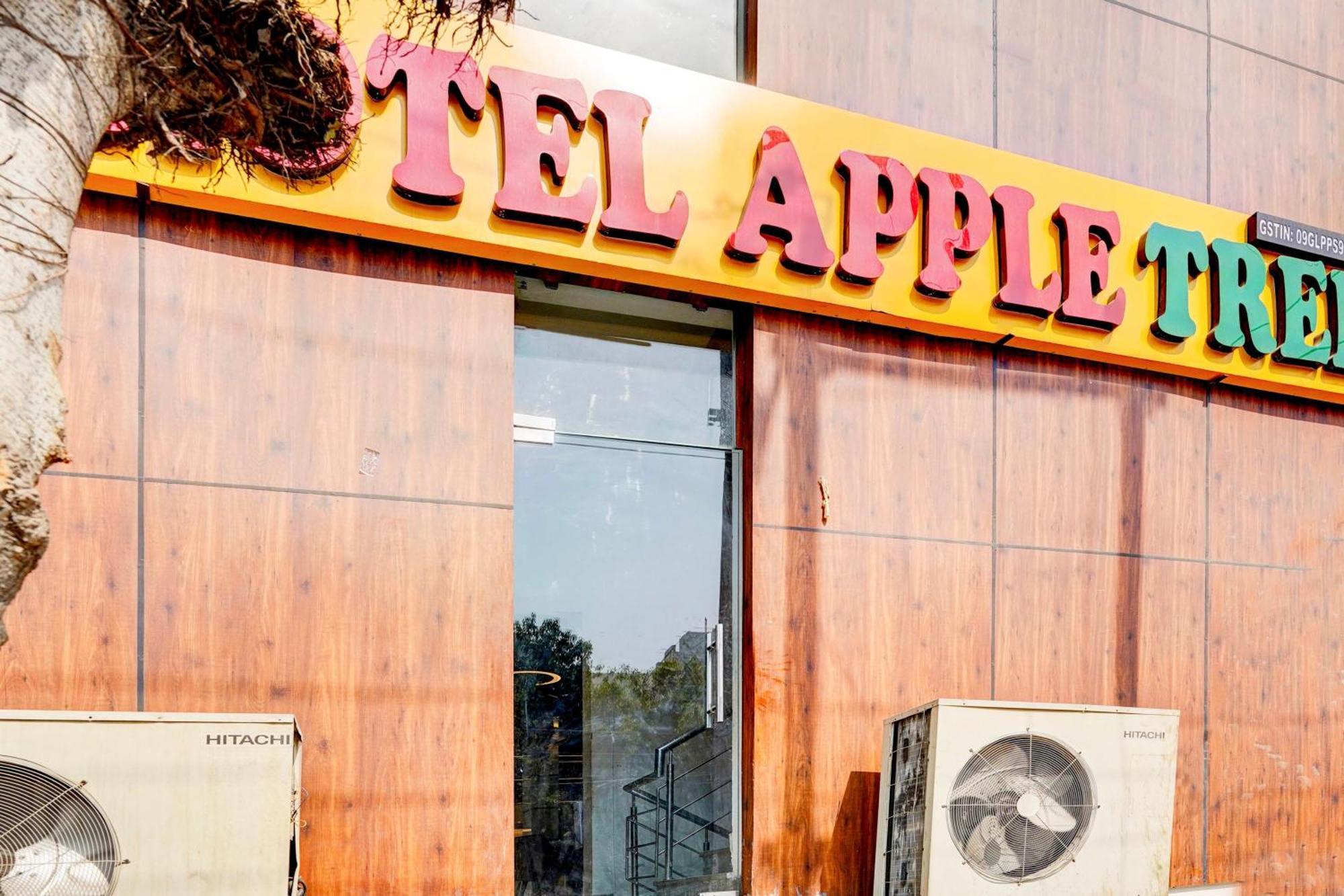Hotel Collection O Apple Tree Noida Esterno foto