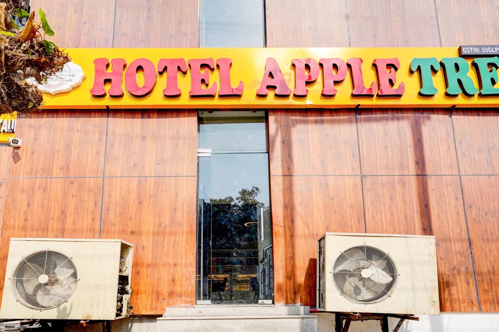 Hotel Collection O Apple Tree Noida Esterno foto